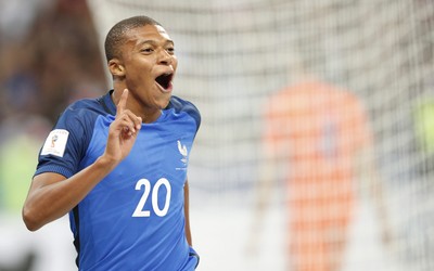 百博体育动态-于帕梅卡诺这防守动作真大