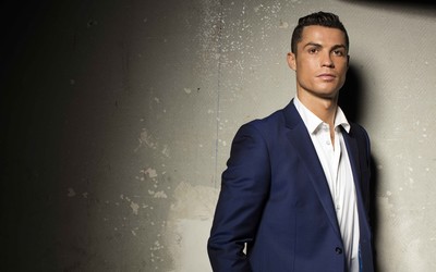 百博体育动态-伯贝一脚踢出个未来