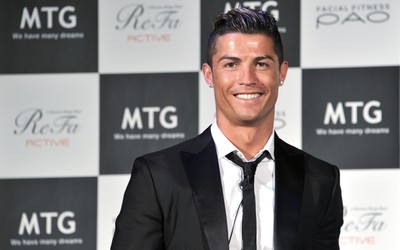 百博体育精华-内维斯转会巴黎圣日耳曼